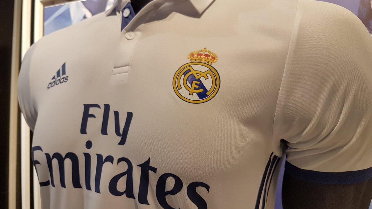 2- ريال مدريد الإسباني بمليون و 650 ألف قميص سنوياً.