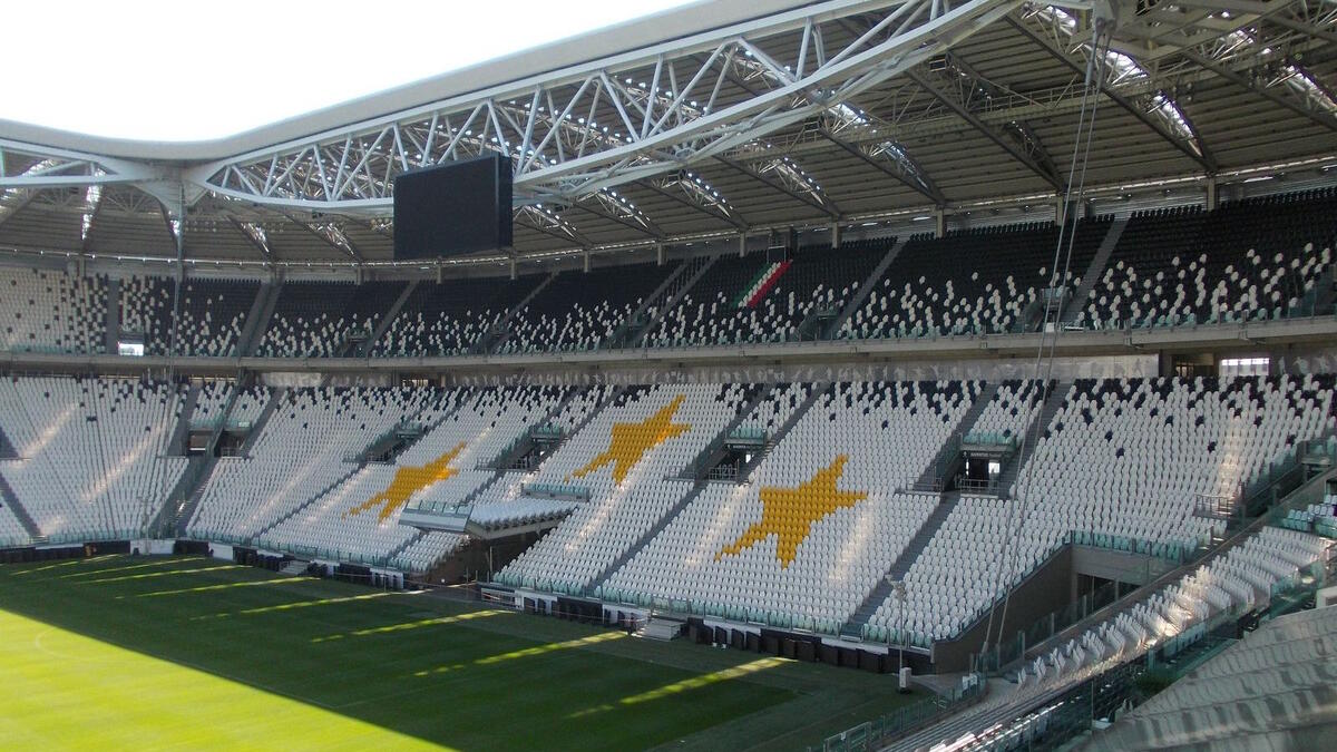 ملعب آليانز في تورينو