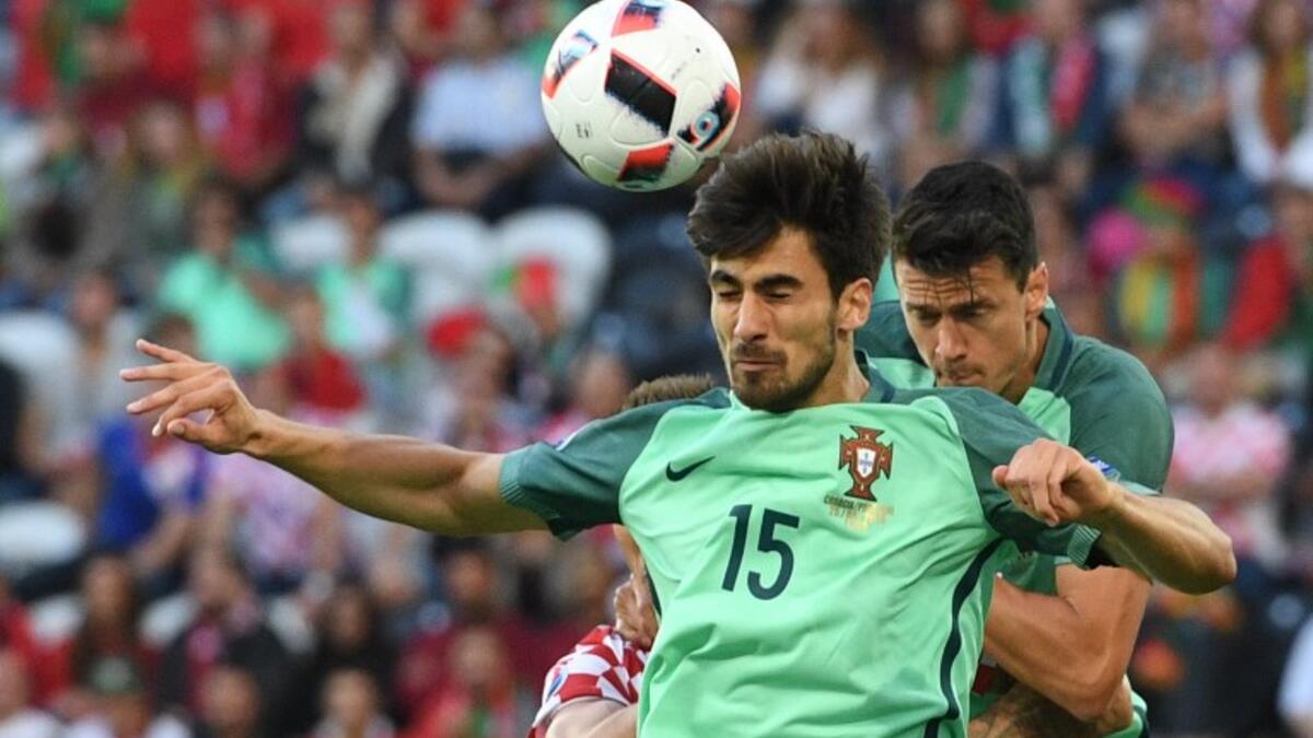 لاعب الوسط البرتغالي أندريه غوميش (فالنسيا) - الناديان المهتمان: ريال مدريد ومانشستر يونايتد. قيمة الصفقة المتوقعة: 60 مليون يورو.