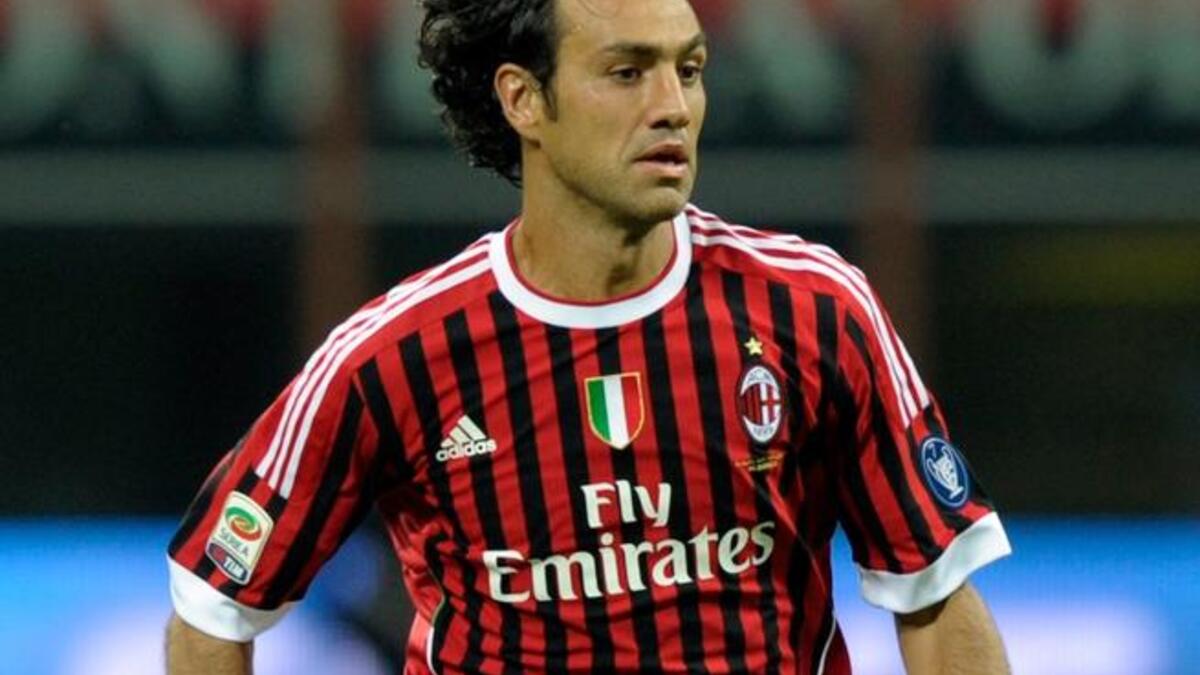 المدافع الإيطالي أليساندرو نيستا، فاز بمونديال 2006، وظفر بلقب دوري أبطال أوروبا مع ميلان مرتين.