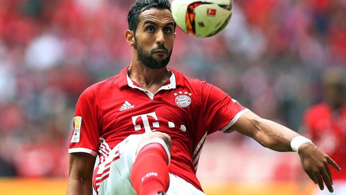 المركز التاسع - المدافع المغربي مهدي بنعطية: انتقل من روما إلى بايرن ميونيخ صيف عام 2014 مقابل 21 مليون جنيه استرليني.