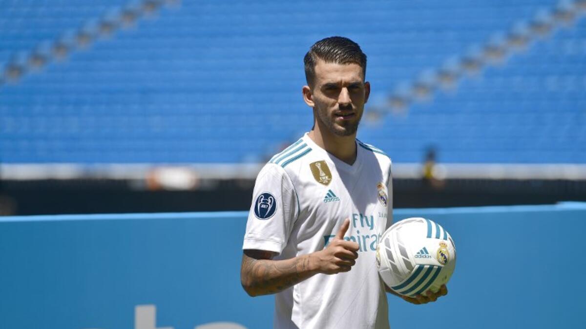 لاعب خط الوسط الإسباني داني سيبالوس (ريال مدريد): يبلغ 21 عاماً فقط، لكن القادم من بيتيس بـ 16.5 مليون يورو قدم أداءً لافتاً في كأس الأمم الأوروبية تحت 21 عاماً واختير أفضل لاعب في البطولة فقرر ريال مدريد المراهنة عليه، ليكون مفتاحاً للمستقبل في الميرينغي.