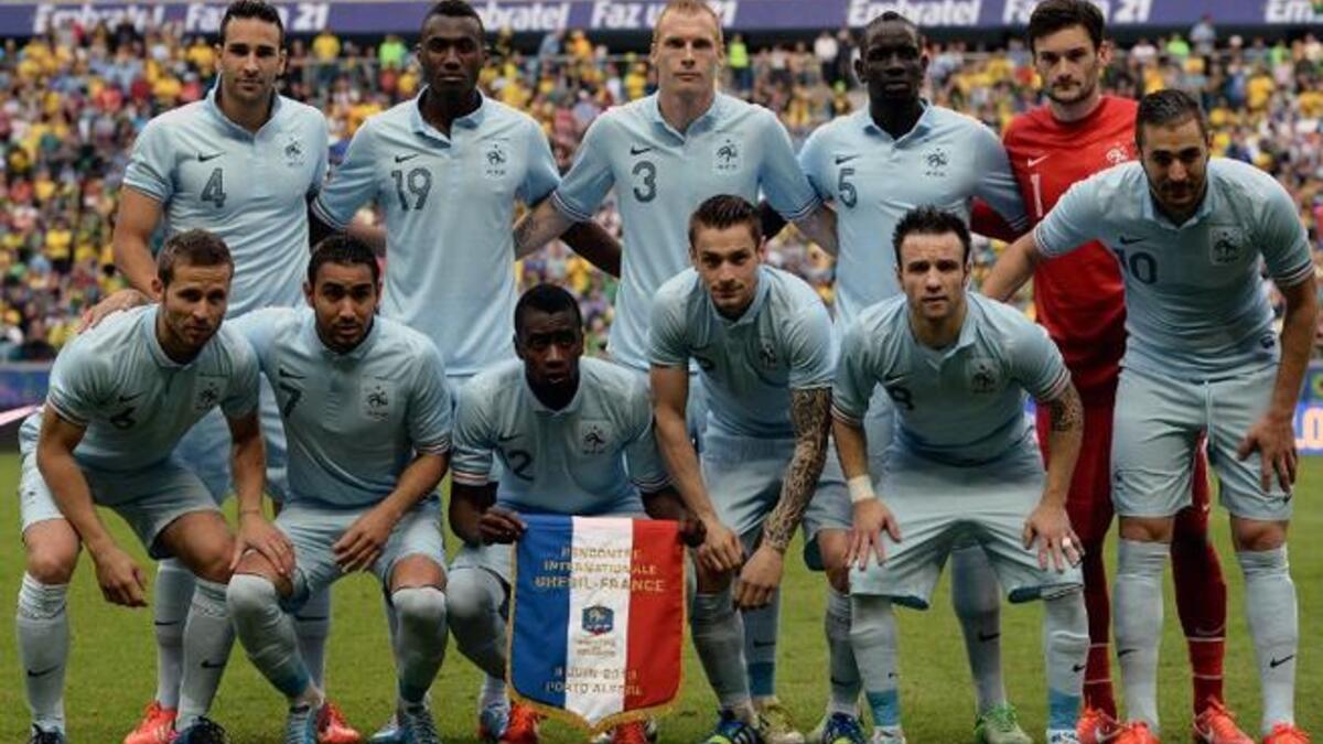 منتخب فرنسا: الطامح لإضافة لقب جديد بعد فوزه بنسخة 1998، وقد يصبح الحلم واقعاً في ظل اعتماد التشكيلة الحالية على عنصري الشباب والخبرة المتمثلة بنجوم من أمثال فرانك ريبيري وكريم بنزيمة وبول بوغبا وغيرهم.