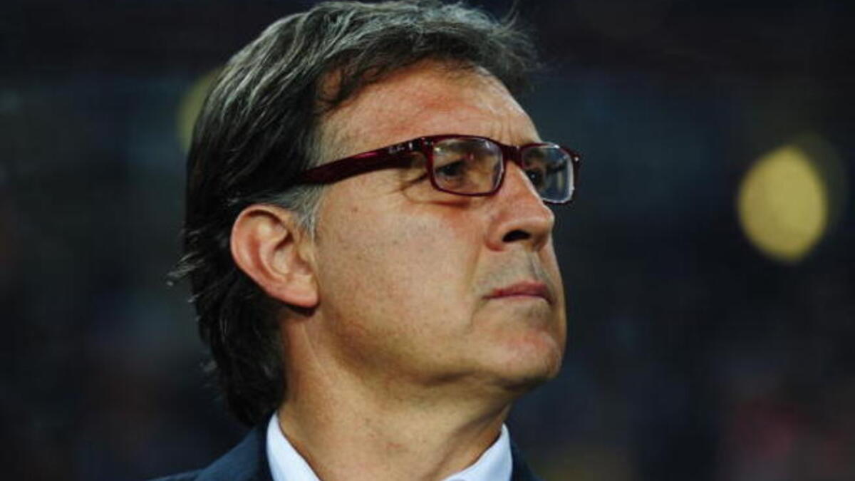 الأرجنتيني خيراردو مارتينو (برشلونة) برصيد 17487 نقطة.