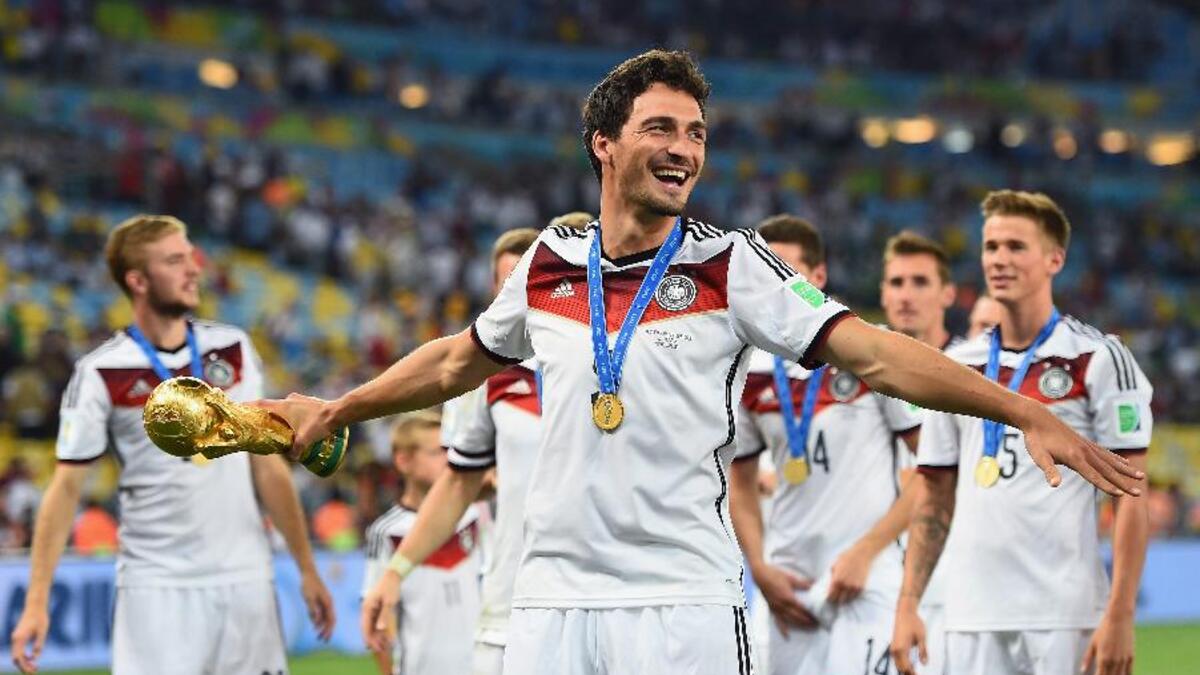 كأس العالم لكرة القدم: قيمة العلامة التجارية لعام 2014: 170 مليون دولار، قيمة العلامة التجارية لعام 2015: 229 مليون دولار.