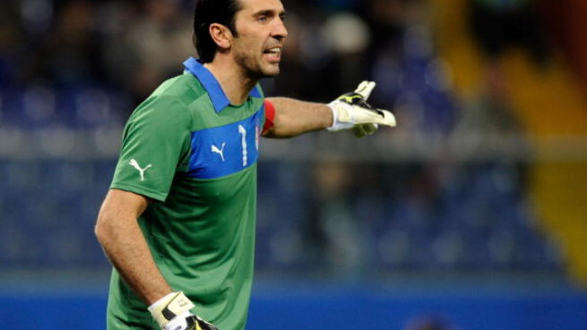 الحارس الإيطالي جيانلويجي بوفون: أفضل الحراس في التاريخ وصاحب الـ 139 مباراة دولية سيودع اللعب مع الآتزوري خلال الأعوام القادمة بعد فوزه بالمونديال قبل 8 أعوام، وسيتمنى أن ينهي مسيرته الناجحة بأفضل الطرق الممكنة.