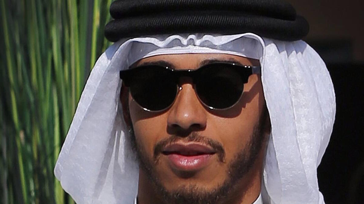Racing ace Lewis Hamilton arrives at the Bahrain Grand Prix in a Thawb, the traditional Arabic dress of men (source: zetbradaily.blogspot.com)
