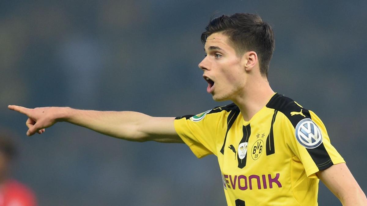 الألماني جوليان فايغل (21 عاماً): يلعب في صفوف منتخب ألمانيا تحت 21 عاماً، بأسلوب مشابه لأسلوب سيرجيو بوسكيتس. خاض 30 مباراة مع بوروسيا دورتموند الموسم الماضي بمعدل تمرير 65.2 في المباراة الواحدة، يمتلك موهبة فريدة في الاحتفاظ بالكرة لا يمتلكها أقرانه.