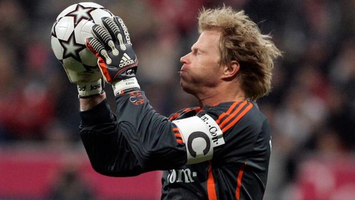 الحارس الألماني أوليفر كان (كارلسروه وبايرن ميونخ).