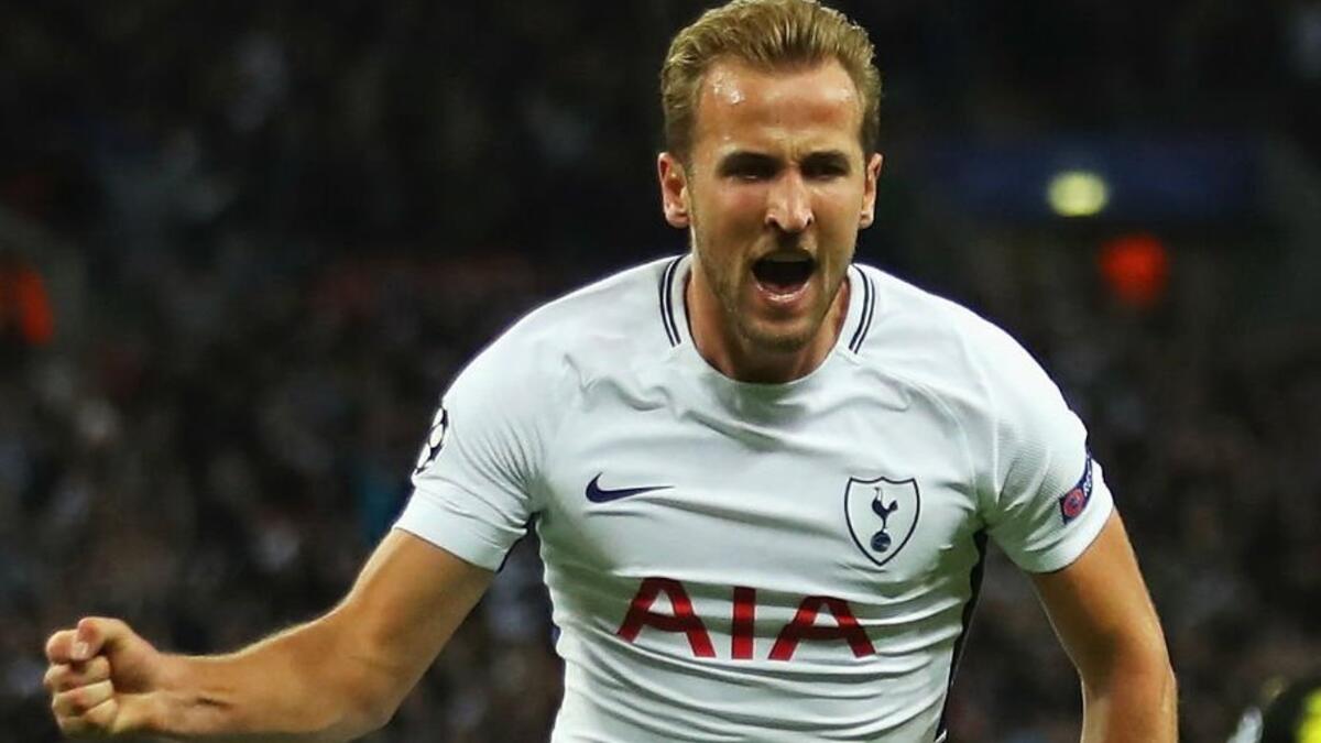 المهاجم الإنجليزي هاري كاين (توتنهام هوتسبير) بتقييم 7.97