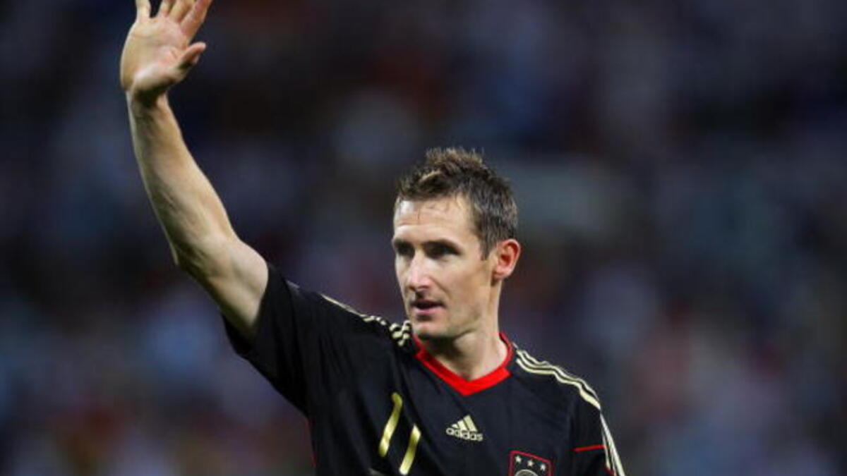 المهاجم الألماني ميروسلاف كلوزه: خاض صاحب الـ 35 عاماً 131 مباراة في صفوف المانشافت، ويمتلك الرقم القياسي من الأهداف الدولية في بلاده بالتساوي مع غيرد مولر برصيد 68 هدفاً ويطمع في كسر رقم البرازيلي رونالدو هداف كأس العالم التاريخي بـ 15 هدفاً.