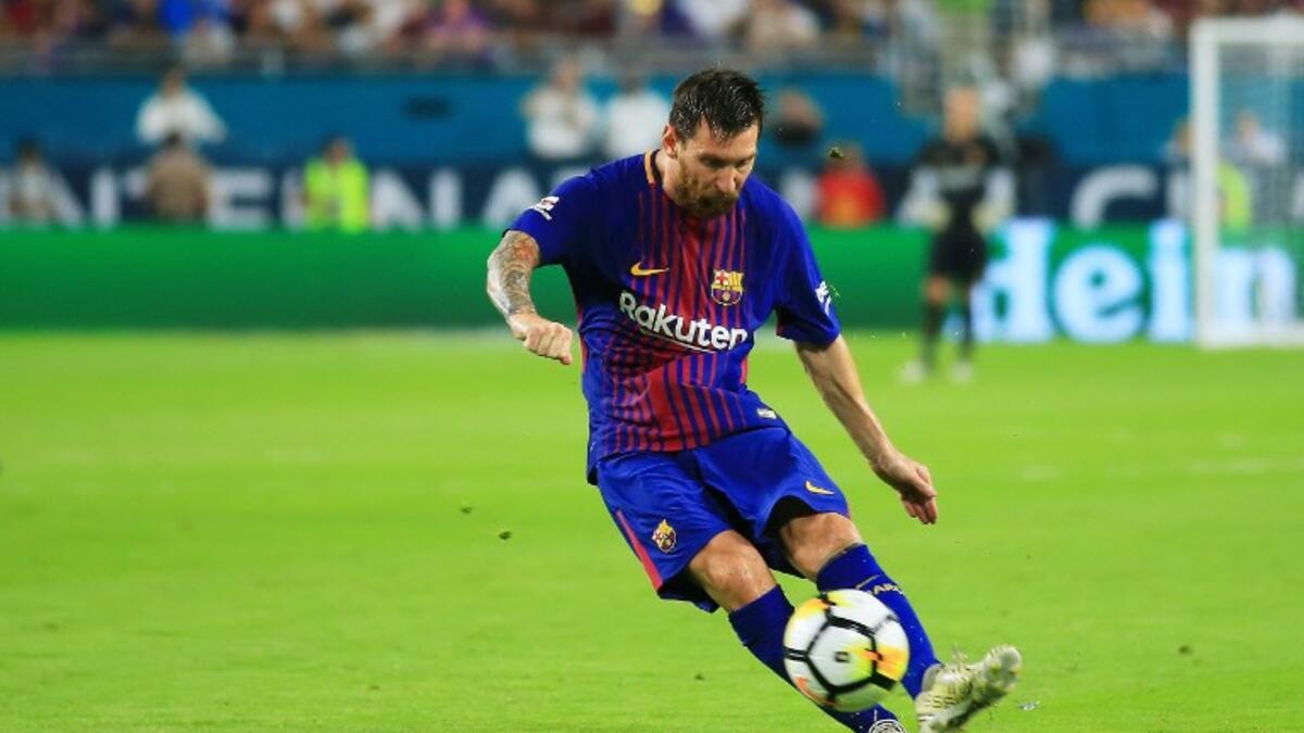 لخط الهجوم: الأرجنتيني ليونيل ميسي (برشلونة)