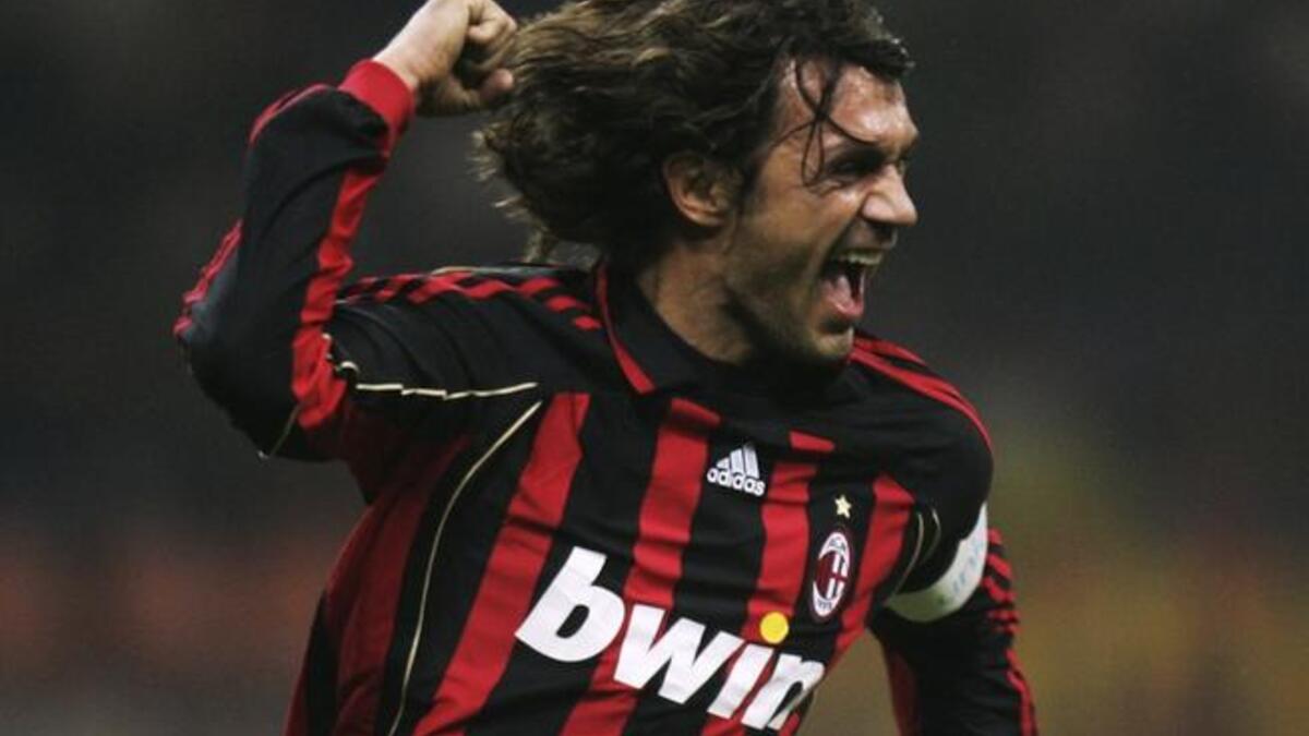 الظهير والمدافع الإيطالي باولو مالديني، فاز بدوري أبطال أوروبا 5 مرات مع ميلان، تميز بقدرته على اللعب بكلتا الساقين، قدم أفضل المستويات على مدار أكثر من 25 عاماً.