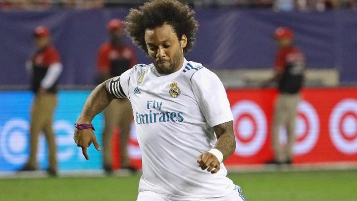 الظهير الأيسر: البرازيلي مارسيلو