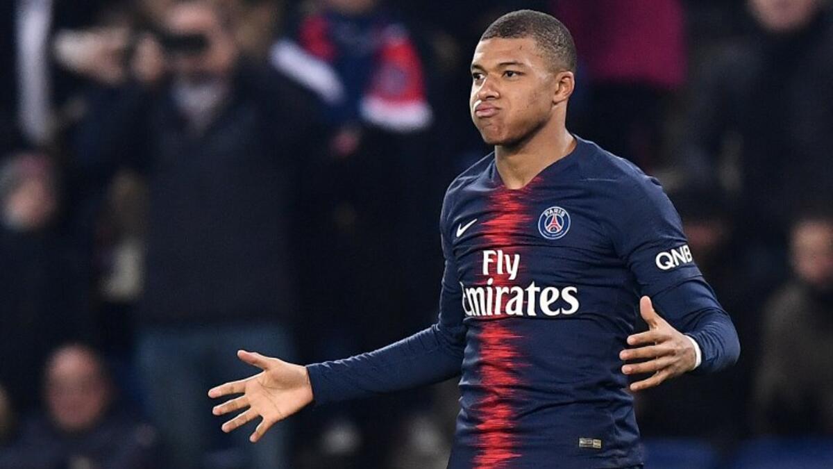 المهاجم الفرنسي كيليان مبابي (باريس سان جيرمان) بقيمة 200 مليون يورو.