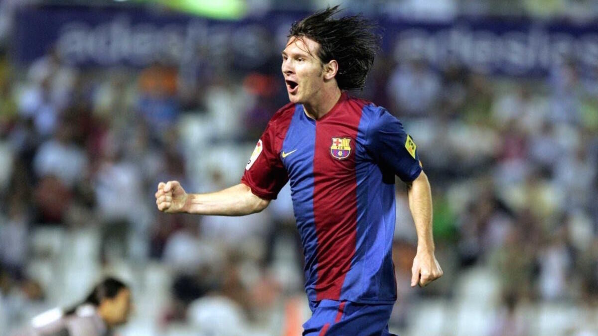 المركز السابع: المهاجم الأرجنتيني ليونيل ميسي نجم برشلونة الذي ترشح للجائزة لأول مرة عام 2006 حينما كان يبلغ 19 عاماً و6 أشهر من العمر.