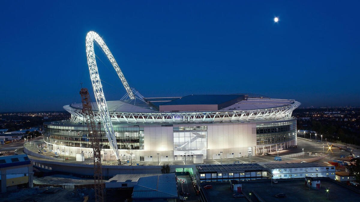 7- ملعب ويمبلي في لندن (إنجلترا) بسعة 90 ألف متفرجاً.