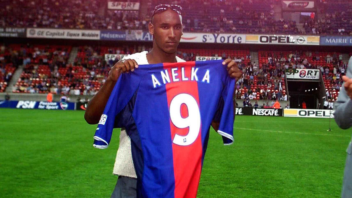 المهاجم الفرنسي نيكولا أنيلكا: غادر باريس سان جيرمان إلى آرسنال عام 1997 مقابل 700 ألف يورو فقط، إلا أنه عاد إلى العاصمة الفرنسية بعد ذلك بثلاثة أعوام من ريال مدريد في صفقة ضخمة بلغت قيمتها 33.8 مليون يورو.