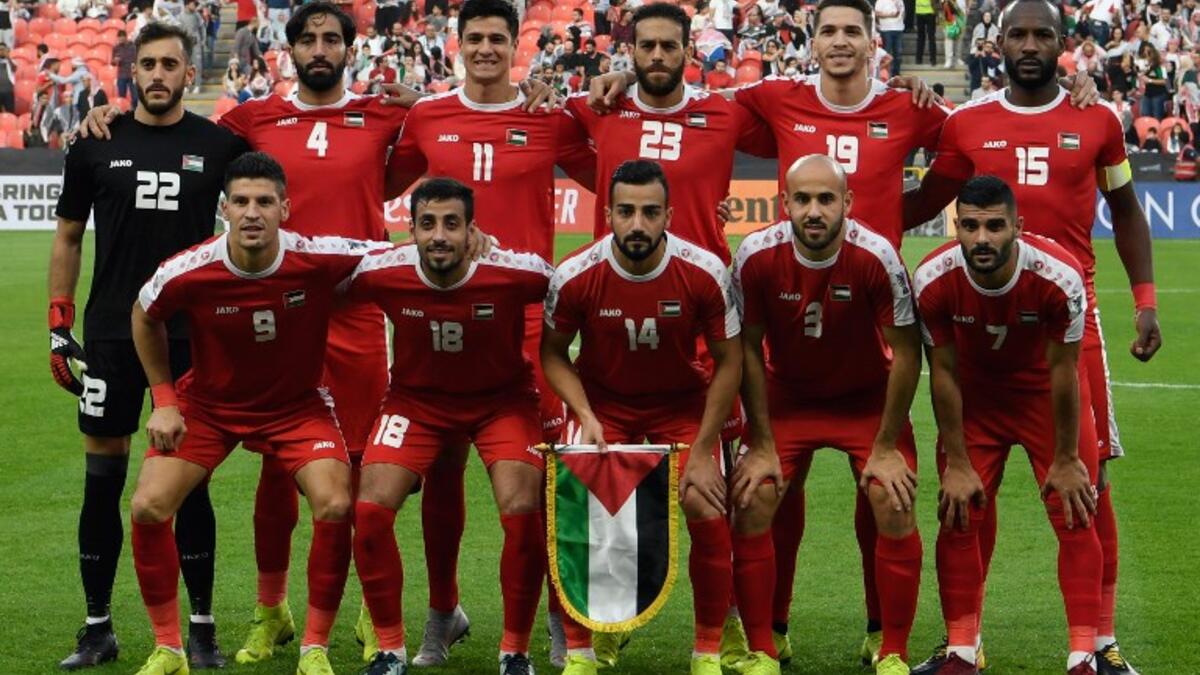 لاعبو المنتخب الفلسطيني قبل خوضهم المباراة أمام منتخب الأردن ضمن كأس آسيا 2019 والتي انتهت بالتعادل السلبي.