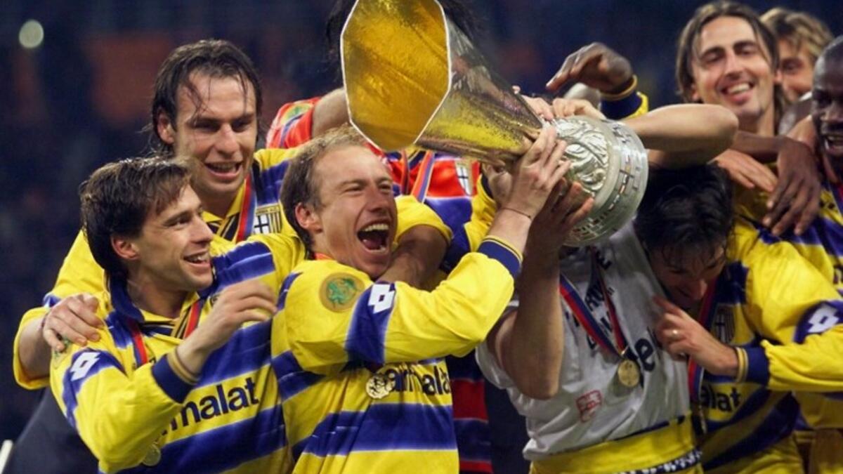 بارما الإيطالي: فاز باللقب مرتين عامي 1995 و 1999.