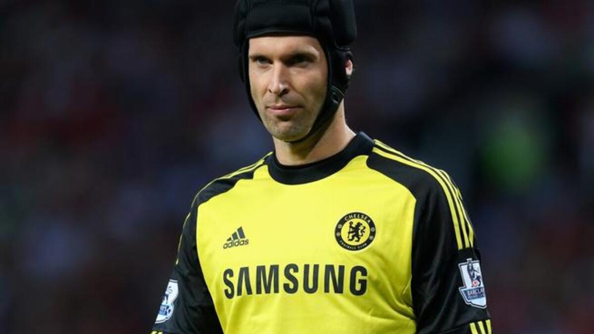 الحارس التشيكي بيتر تشيك (كميل بلشاني وسبارتا براغ ورين وتشلسي).