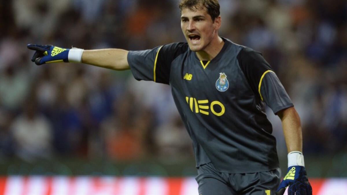 3- الحارس الإسباني إيكر كاسياس (بورتو).