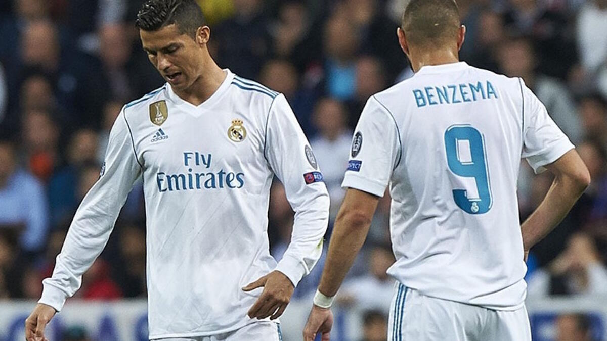 فشل في خلق الفرص: لا يقتصر الأمر على العقم الهجومي، فريال يستحوذ على الكرة بشكل سلبي، ولاعبو الوسط باتوا غير قادرين على صناعة فرص كالموسم الماضي، كما أن علامات البطء في بناء الهجمات واضحة في الكثير من الأوقات إضافة لارتفاع معدل التمريرات الخاطئة.