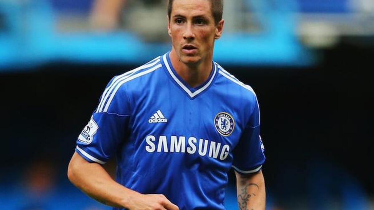 المركز التاسع: قميص المهاجم الإسباني فيرناندو توريس (تشلسي): رغم تراجع مستواه المستمر خلال الأعوام الأخيرة، إلا أن شعبيته ما زالت كبيرة نظراً لكونه ما يزال اللاعب الأغلى في الملاعب الإنجليزية.