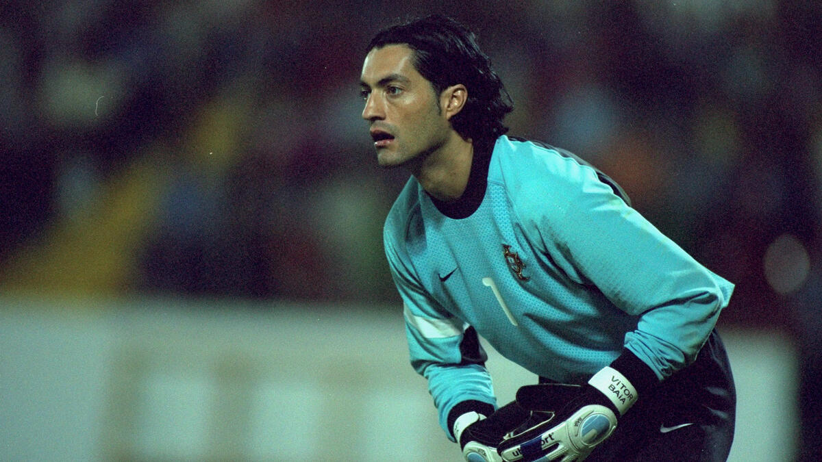 الحارس البرتغالي فيتور بايا: أحد أفضل الحراس الذين أنجبتهم بلاده، كما يعتبر الأفضل في تاريخ بورتو على الإطلاق. انتقل إلى برشلونة عام 1996، في صفقة تقدر قيمتها بنحو 6.5 ملايين يورو، بعد الشهرة التي حققها مع بورتو، الذي لعب معه قرابة 300 مباراة.