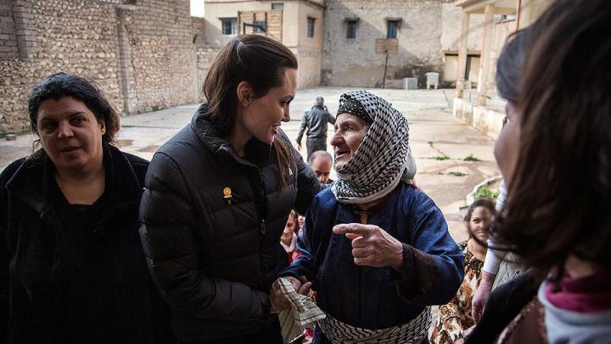 Angelina Jolie visited Mosul in northern Iraq on Saturday and urged the international community not to forget residents trying to rebuild their city. (gmanetwork.com)