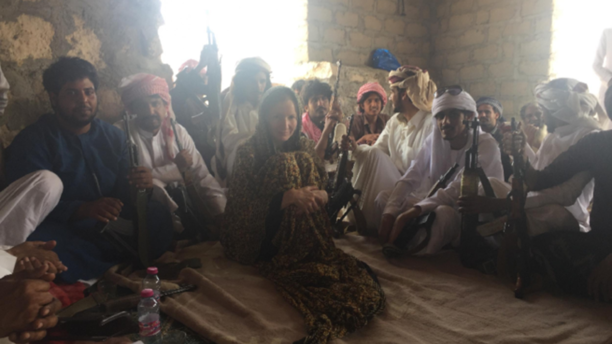 Elisabeth Kendall with Yemeni tribesmen. (Elisabeth Kendall)