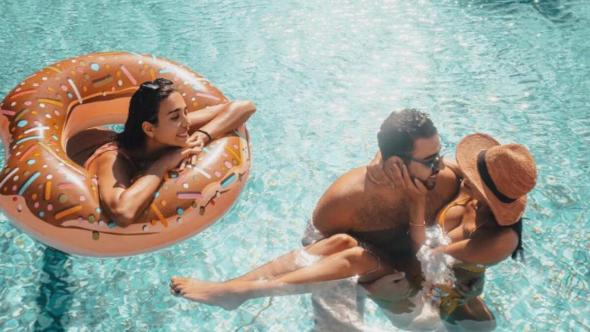 Nadine, one of her 2 beautiful model sisters, AKA the ultimate third wheel, is describing how all of us feel!