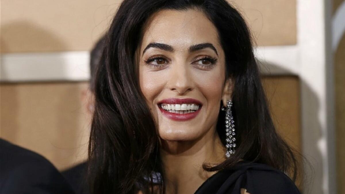 أمل علم الدين: أعلنت المحامية اللبنانية عن حملها بتوأم من زوجها  الممثل الأمريكي جورج كلوني، والتي حظيت باهتمام إعلامي زائد نظرًا لزواجها بنجم سينمائي.