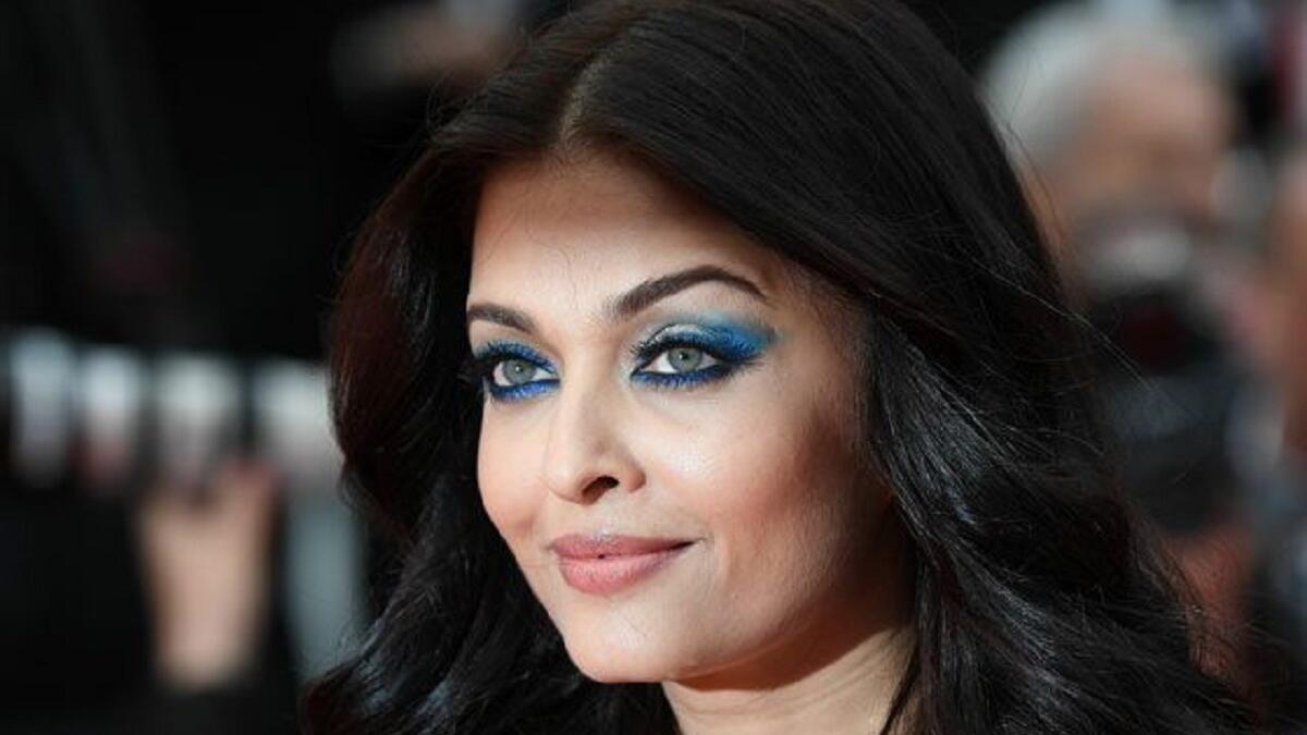 آشواريا راي:
الهندية التي أدهشت العالم بملامحها الرائعة الجمال عندما فازت باللقب عام 1994، والتي تعد واحدة من أشهر نجوم الأفلام الهندية.