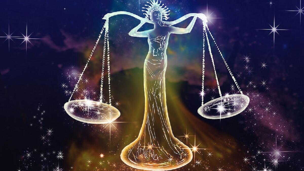 برج الميزان:"سنة الانتصار"
في بداية السنة سوف تعيد النظر ببعض القرارات لكن بالنهاية ستصل للنجاح والانتصار،من الممكن ان تقوم  بتغير مكان اقامتك وهذه السنة تحمل لك اسفار كثيرة وقد تكون لك علاقات مع وجوه جديدة ببعض المراجع السياسية او العسكرية او الامنية