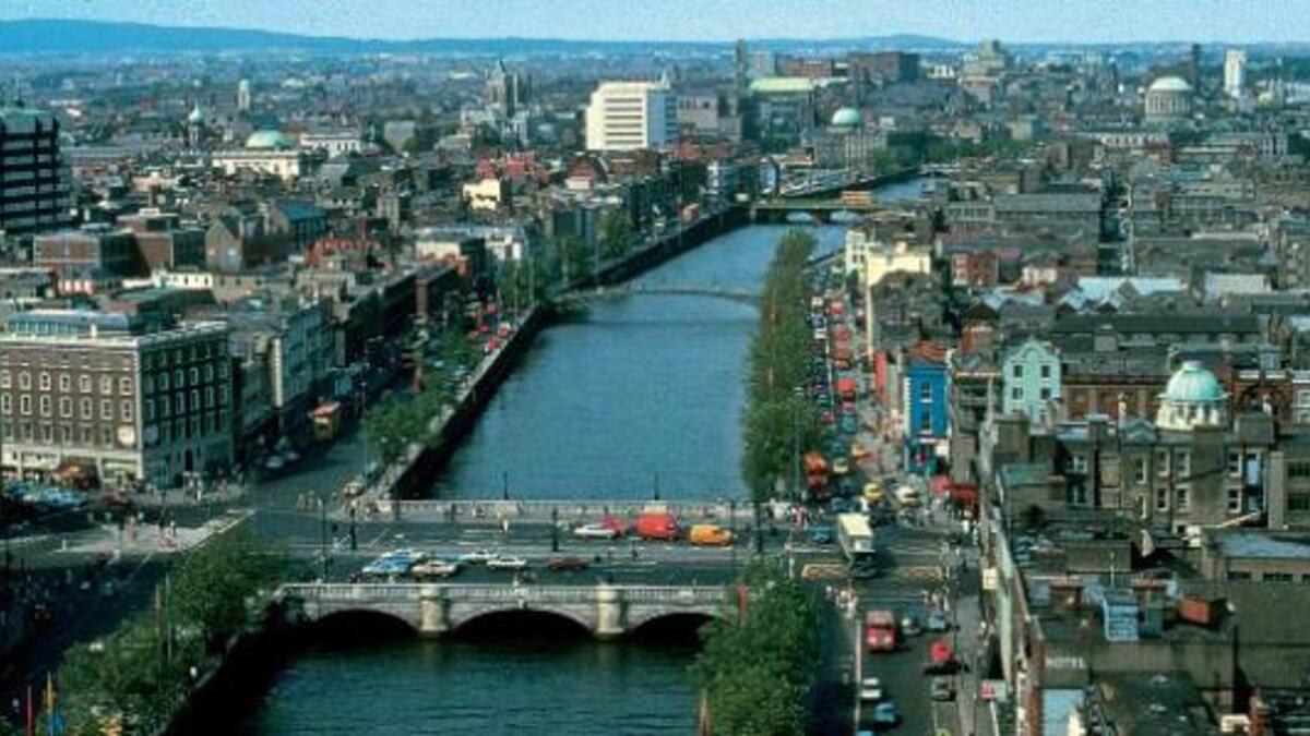 8.أيرلندا: يمكن لأولئك الذين يعيشون ويعملون فيها أن يحصلوا على إعالة الطفل عند بلوغه سن الرشد