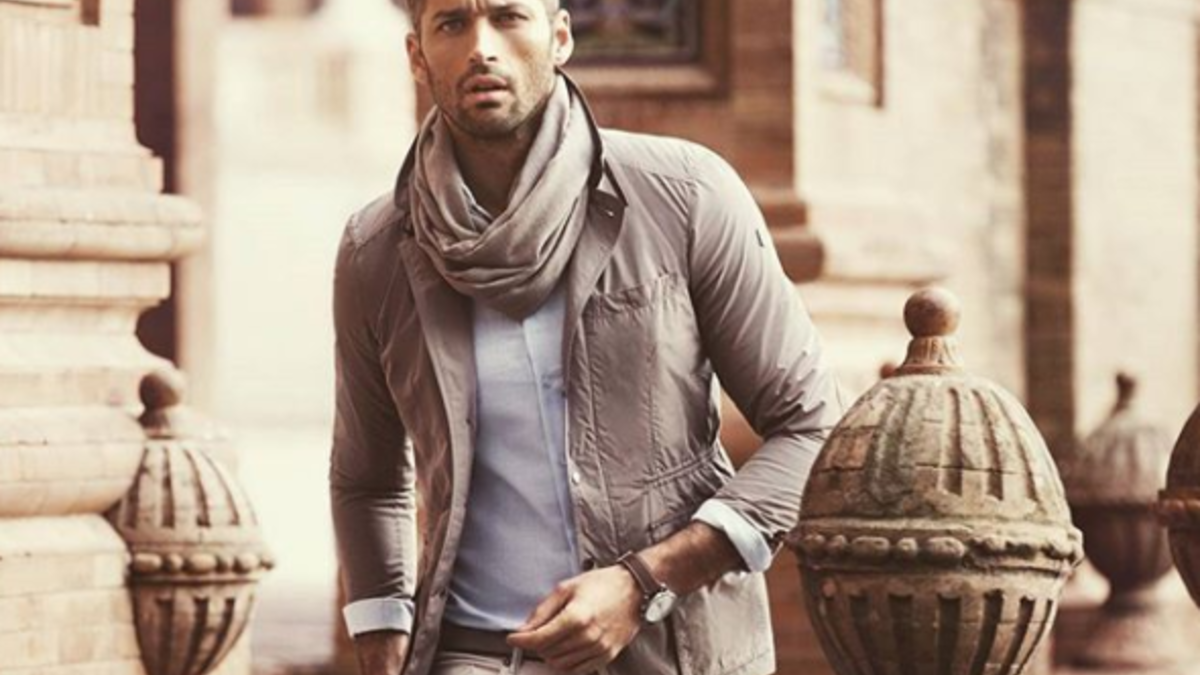 اليونان: لا يبذل الشباب هناك أي جهد لجذب النساء فكل الشباب هناك وسيمين يشبهون التماثيل القديمة والآلهة اليونانية التي ذكرت في الأساطير والقصص اليونانية، فإذا جمع الشاب بين الشعر الداكن والوجه الرجولي مع الجسم النحيل فهذا الخليط هو الفائز هناك.