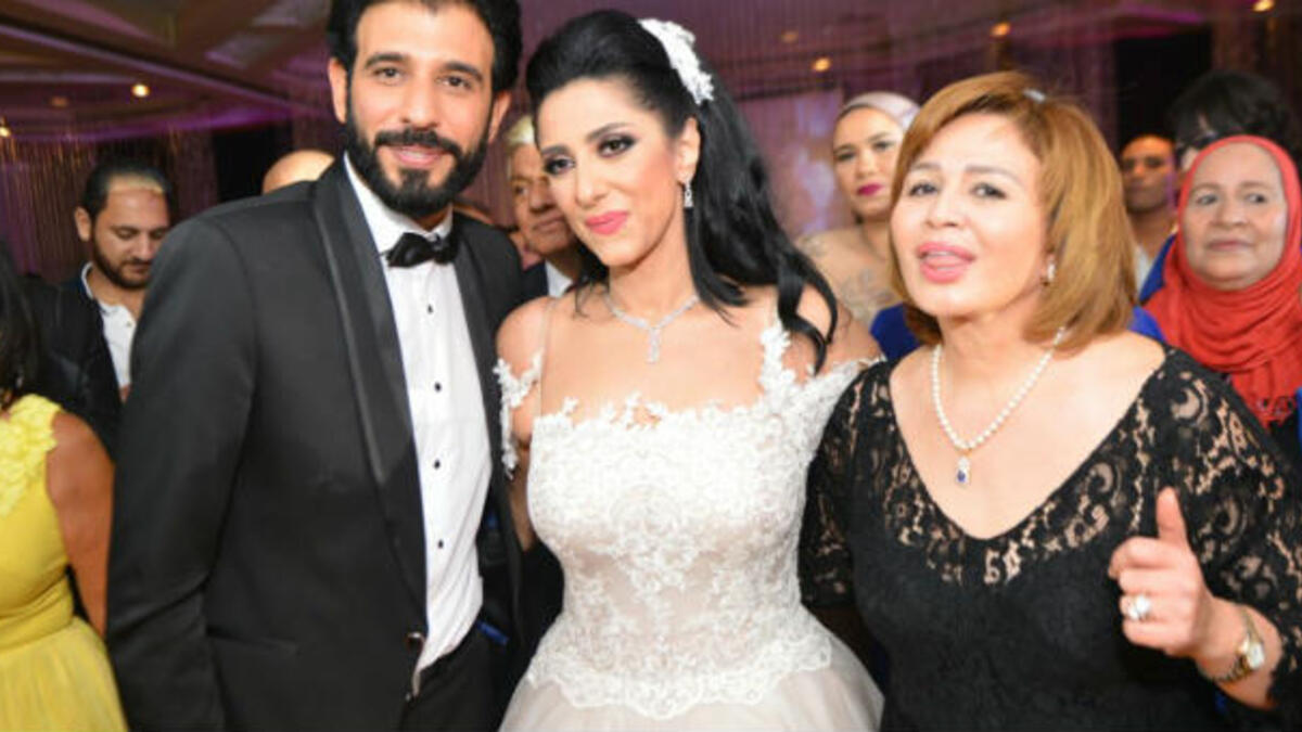 الممثلة حنان مطاوع المخرج أمير اليماني الذي يصغرها بـ 4 سنوات.