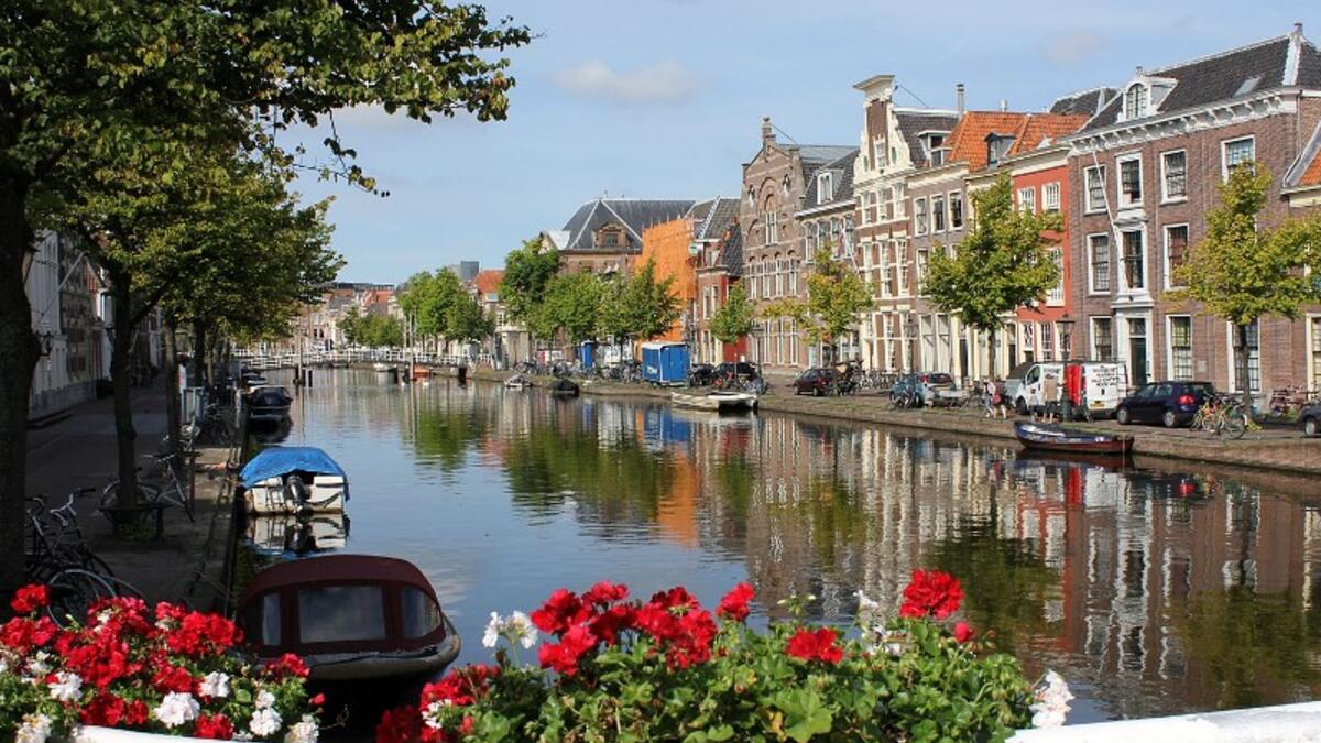 9.هولندا: يحق لك الحصول على بدل رعاية لأطفالك عند بلوغهم سن 12 عامًا، ويعمل نظام رعاية الطفل فيها على ضمان سلامة الأطفال في المنازل والمدارس، وعلى الطرق.