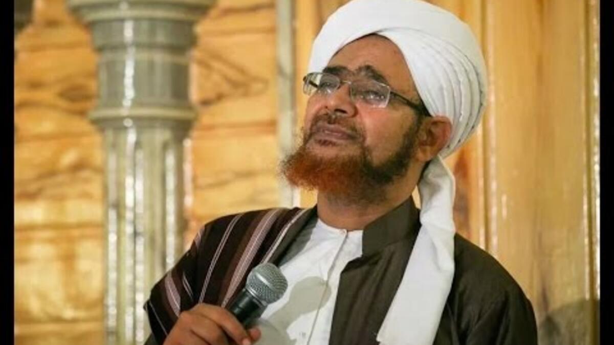 المركز الثامن: الداعية الإسلامي اليمني  عمر بن حفيظ