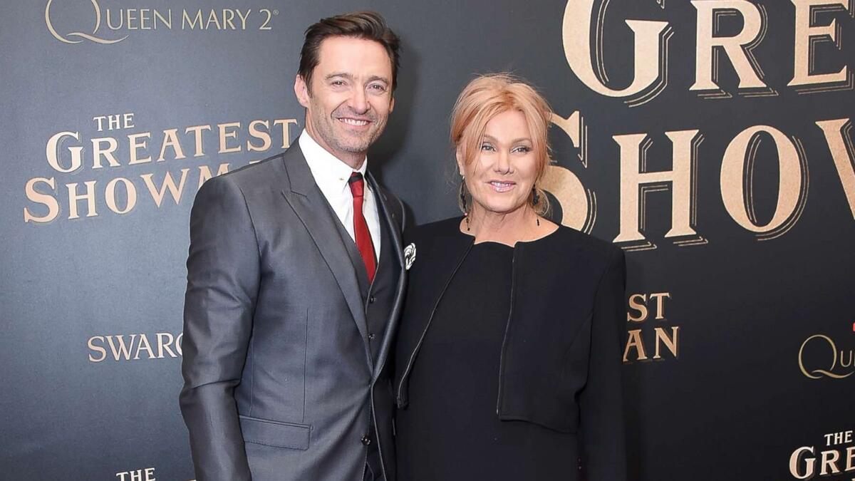 تزوج الممثل الأسترالي "هيو جاكمان" من الممثلة "ديبورا لي فيرنس" والتي تكبره بـ23 عامًا.