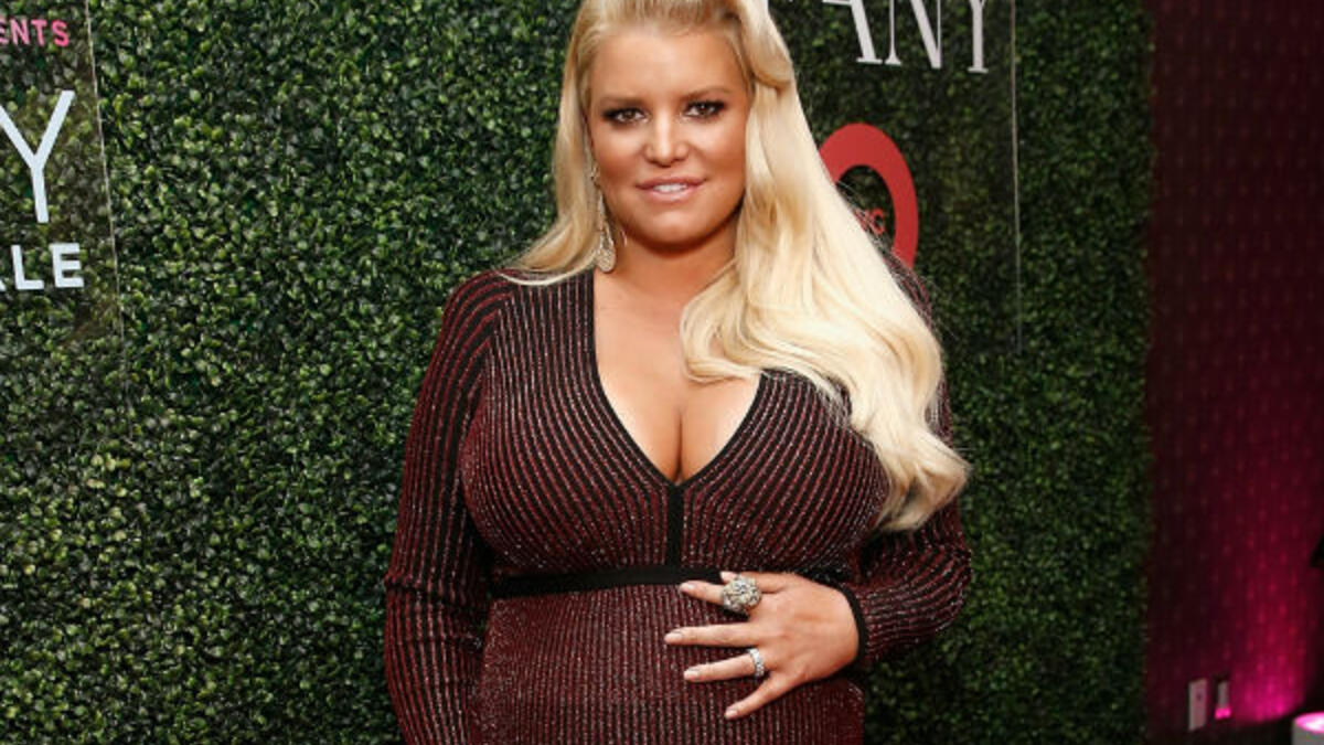 تنتظر "جيسيكا سمبسون" طفلها الثالث والذي يرجح أن تكون فتاة لكنها لم تكشف عن الاسم الذي اختارته حتى الآن.