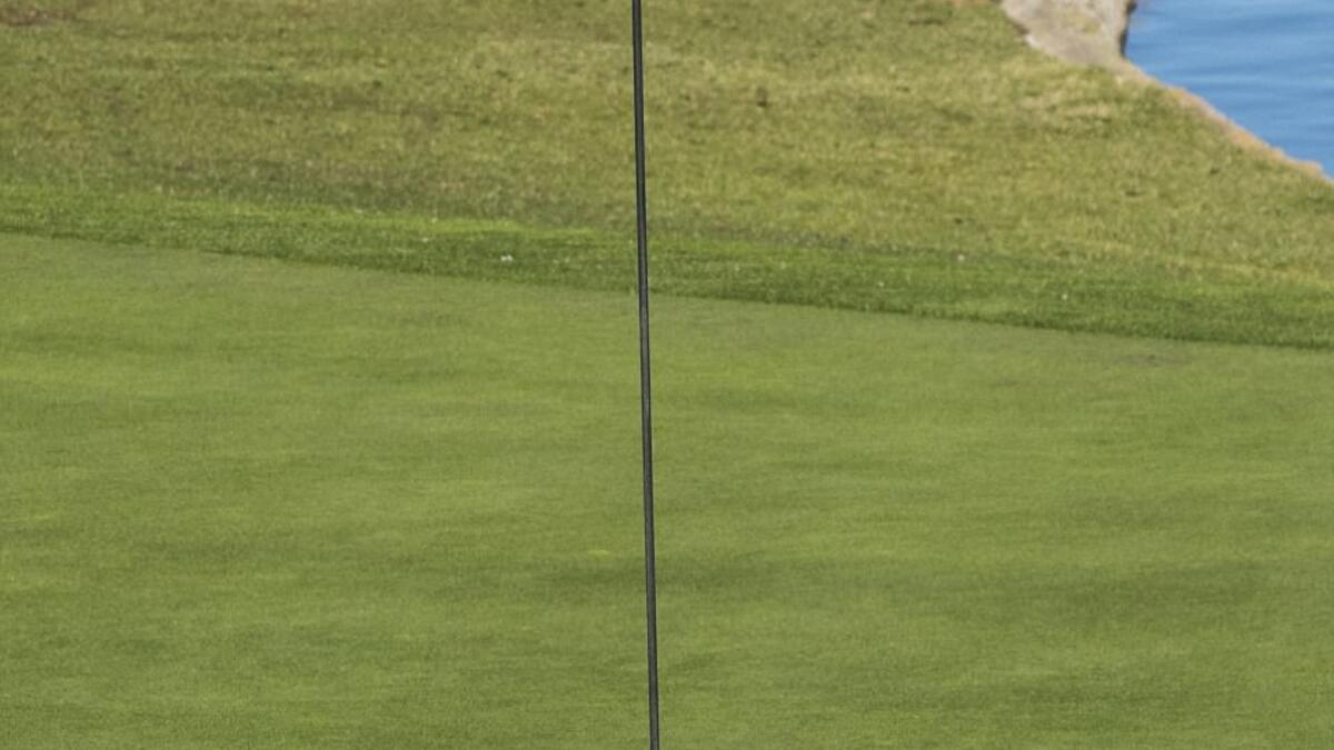 التقطت "دوغلاس كروفت" صورة ثعلب يتبول في حفرة ملعب غولف في سان خوسيه، بالولايات المتحدة الأمريكية.