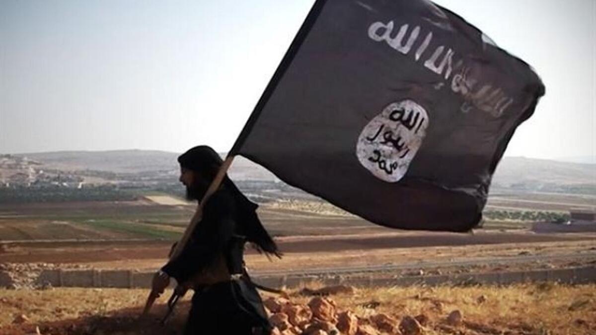 تنص عقوبة "داعش" على "وضع المفطر داخل احد الاقفاص التي انشأها التنظيم في سوق باب الطوب وسط الموصل"، حيث "سيقوم رجال الحسبة بوضع المفطر داخل القفص لمدة 15 يوماً ويكون فطوره اثناء فترة الاعتقال (قطعة خبز واحدة وتمر) فقط، وكذلك نفس الامر في السحور"