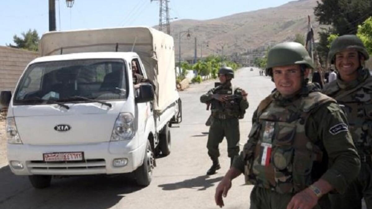 بعض المعارضين يقولون أن الانشقاقات لا تزال جارية بشكل شبه طبيعي، إنما أصبح التعامل معها أقل أهمية بسبب الأحداث المتصاعدة ميدانياً في الأراضي السورية.