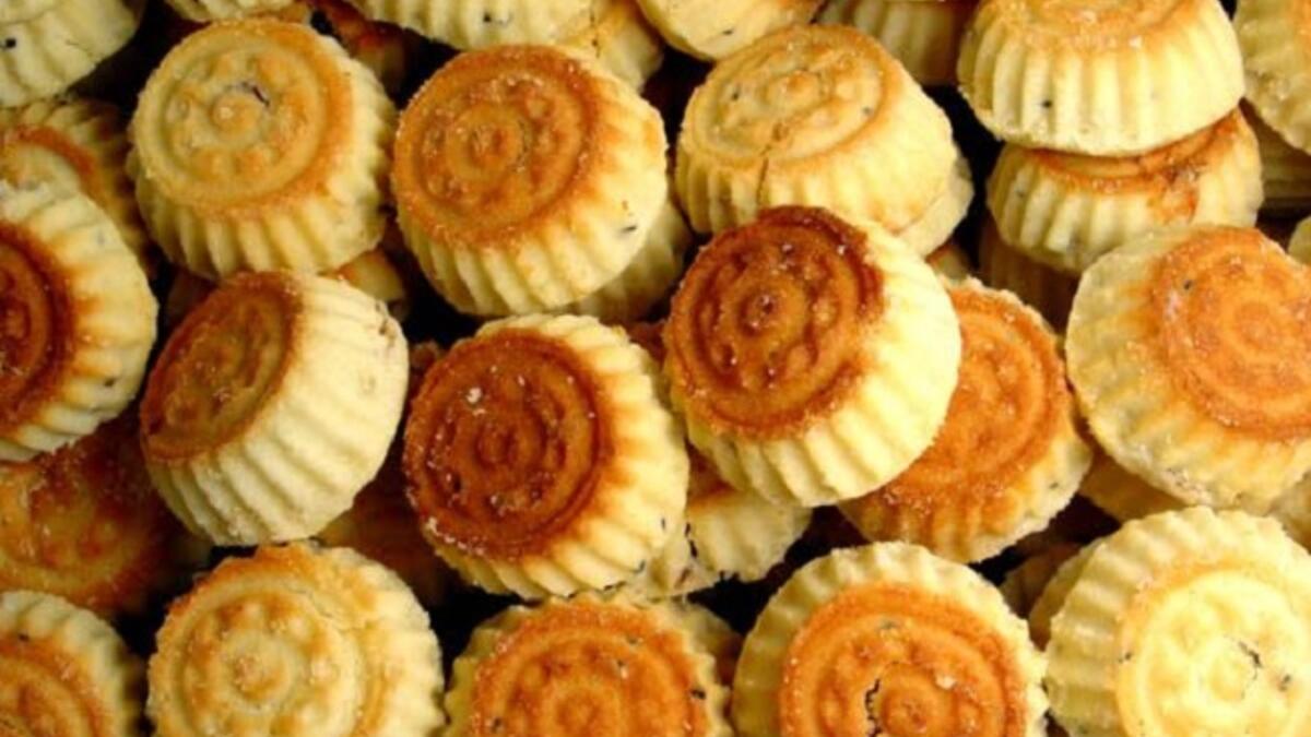 أكثر البنات اللاتي يتعبن وهن يحضرن معمول العيد، سيتحسرن على أنفسهم طوال فترة العمل به، لادعائهن بأنهن لن يقربوه كي لا تزداد أوزانهم، لكن كل تلك القرارات تذهب أدراج الرياح.