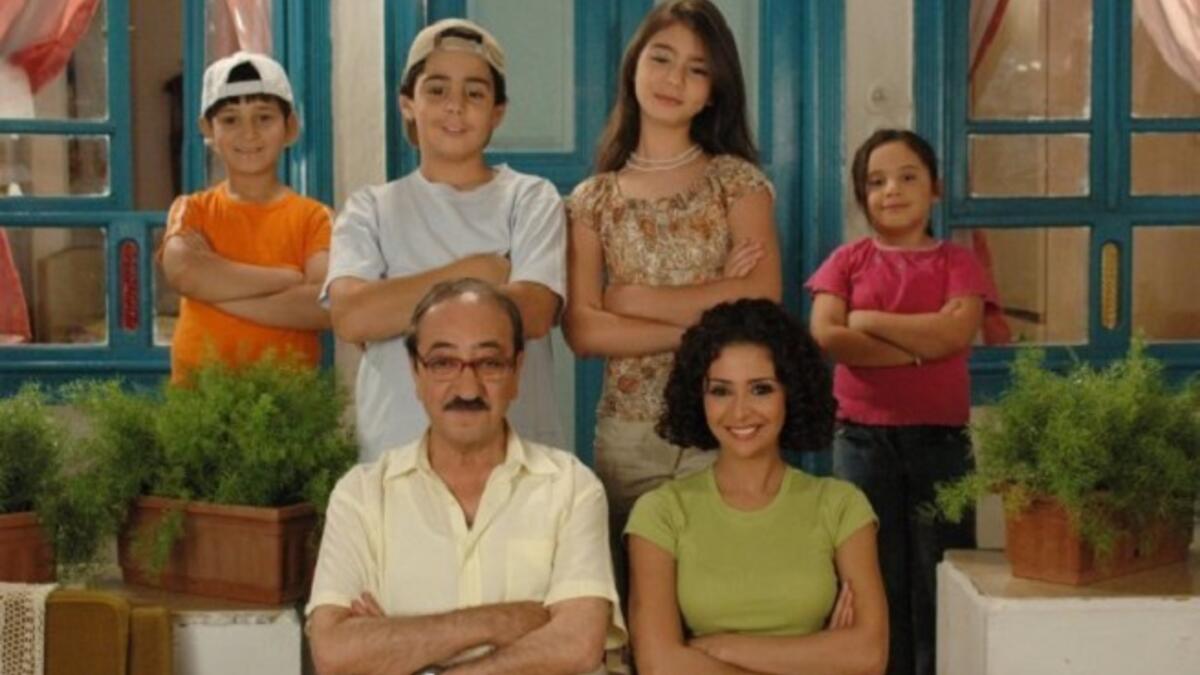 80% من آباءنا أخبرونا أنهم الأوائل على صفوفهم، ومع ذلك! 70% منهم لا يقرأ جيداً! أو أنه لم يكمل دراسته بعد الاعدادية!