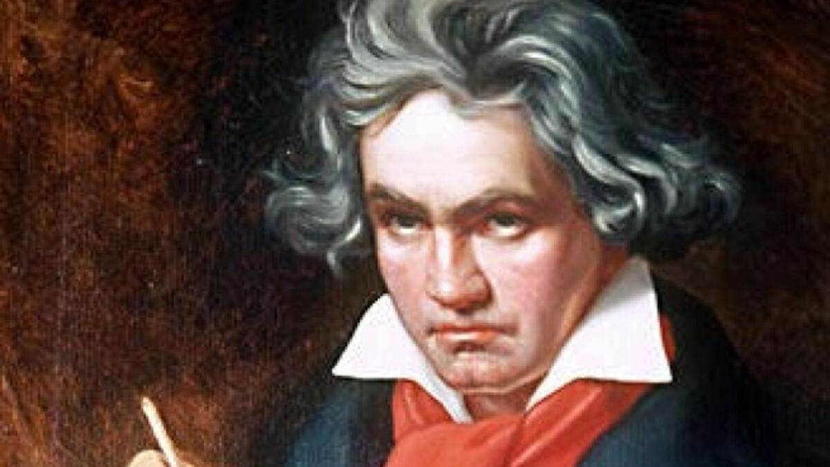 - لودفيج فان بيتهوفن، المؤلف الموسيقي الألماني، يعتبر من أبرز عباقرة الموسيقى في جميع العصور، وأبدع أعمالاً موسيقية خالدة. له الفضل الأعظم في تطوير الموسيقى الكلاسيكية. قدم أول عمل موسيقي وعمره 8 أعوام. أيضاً كان مصاباً بالتوحّد.