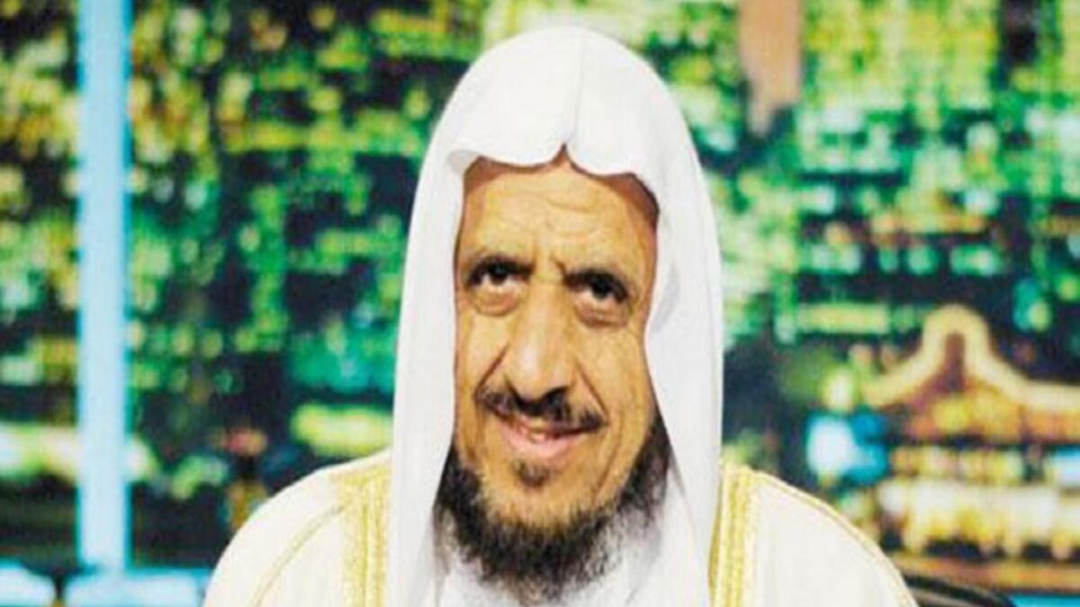 فتاوي رمضانية: برنامج للدكتور عبدالله المصلح يقدم حلقة مباشرة كل يوم ، حيث يتساءل المشاهدين عن الافتاءات والنواحي الشرعية الخاصة بكافة جوانب الحياة ، والخاصة بشهر رمضان الكريم وعيد الفطر المبارك.