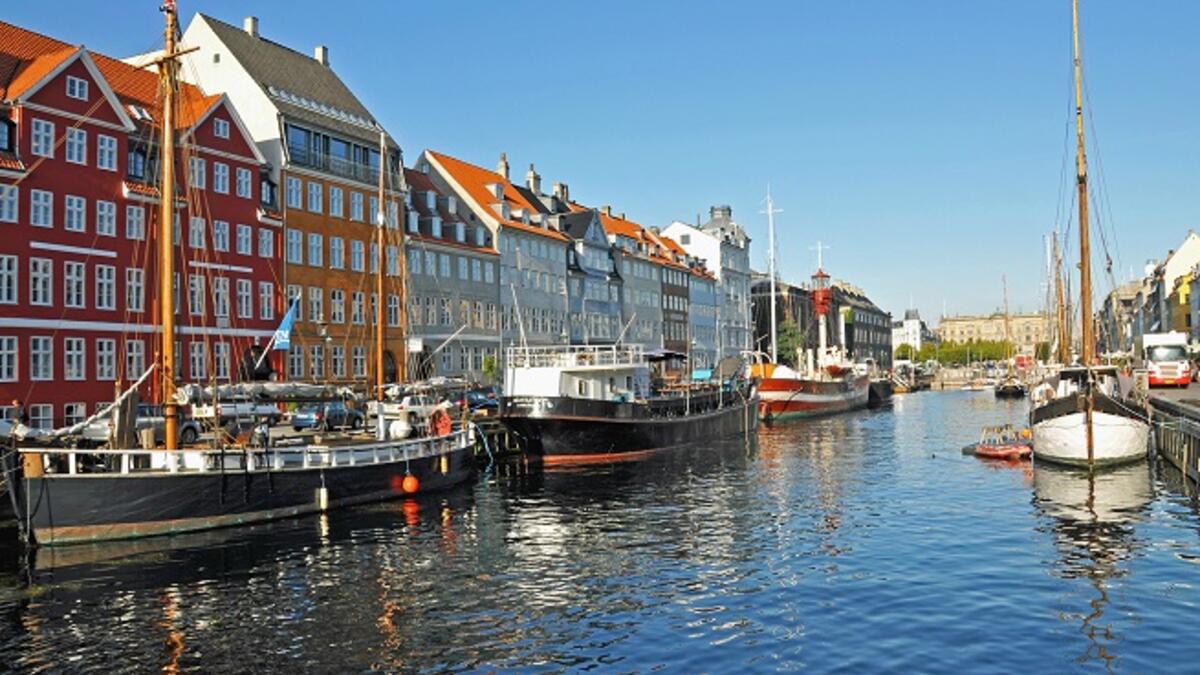 في الدنمارك والسويد تصل ساعات الصيام إلى  21 ساعة  أما درجات الحرارة فتتراوح ما بين 18 إلى 22 درجة مئوية نهارا